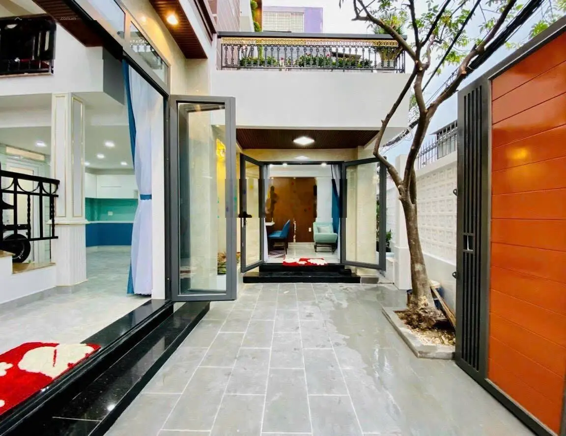 Villa giữa lòng gò vấp. nhà có dt ngang hơn 8m hàng hiếm. nhà mới 99%.