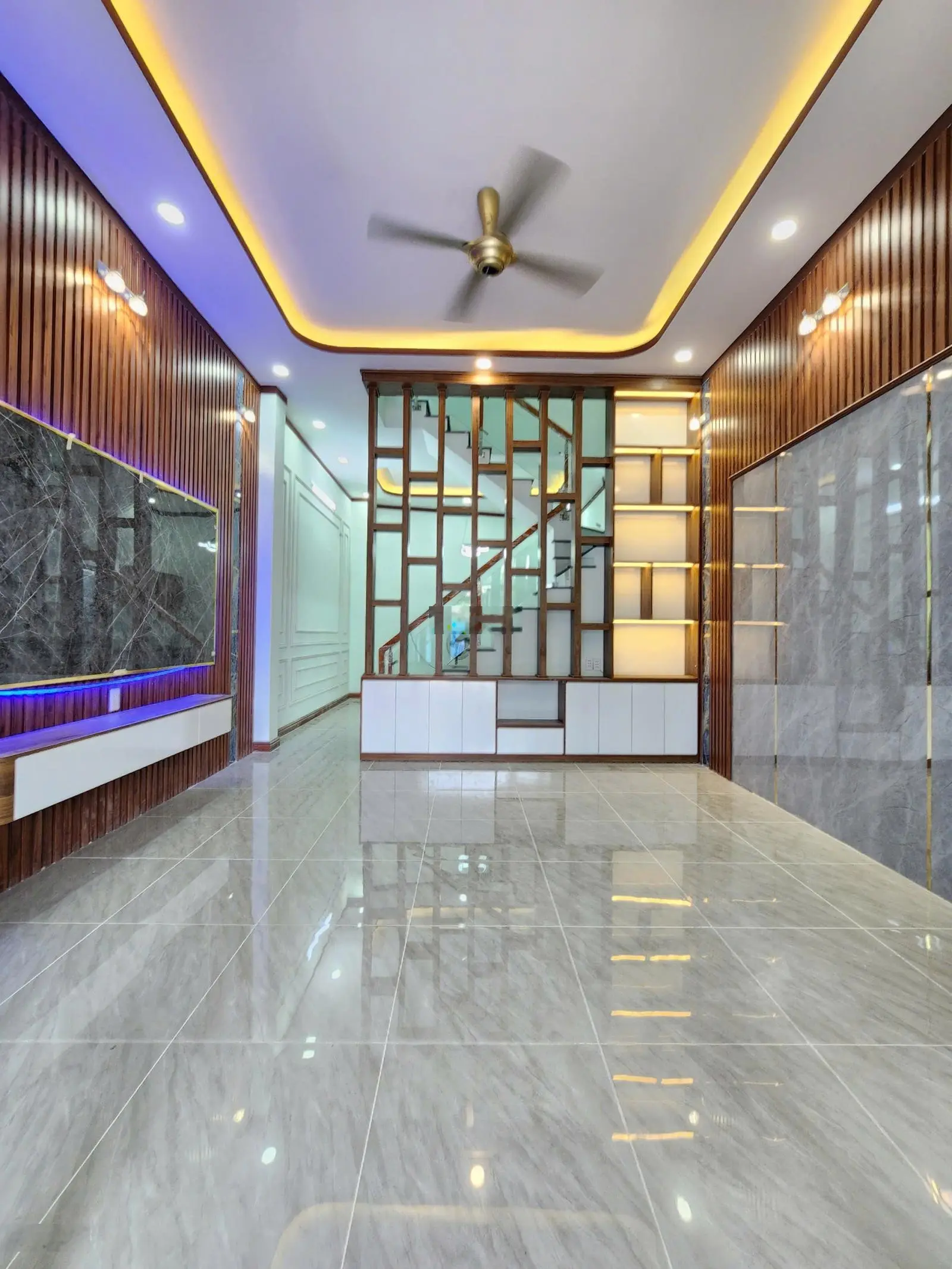 2,75 tỷ bán nhà MT kinh doanh 1 trệt 1 lầu gần ngã tư Miếu Ông Cù 500m, P. Bình Chuẩn, Tp. Thuận An