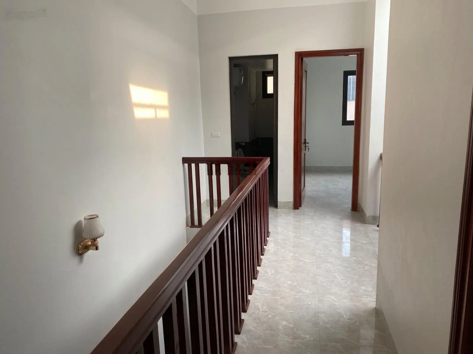 Bán nhà 3 tầng xây mới 40/563 đường Điện Biên cạnh khu Bãi Viên - TP Nam Định (đường ô tô vào nhà)