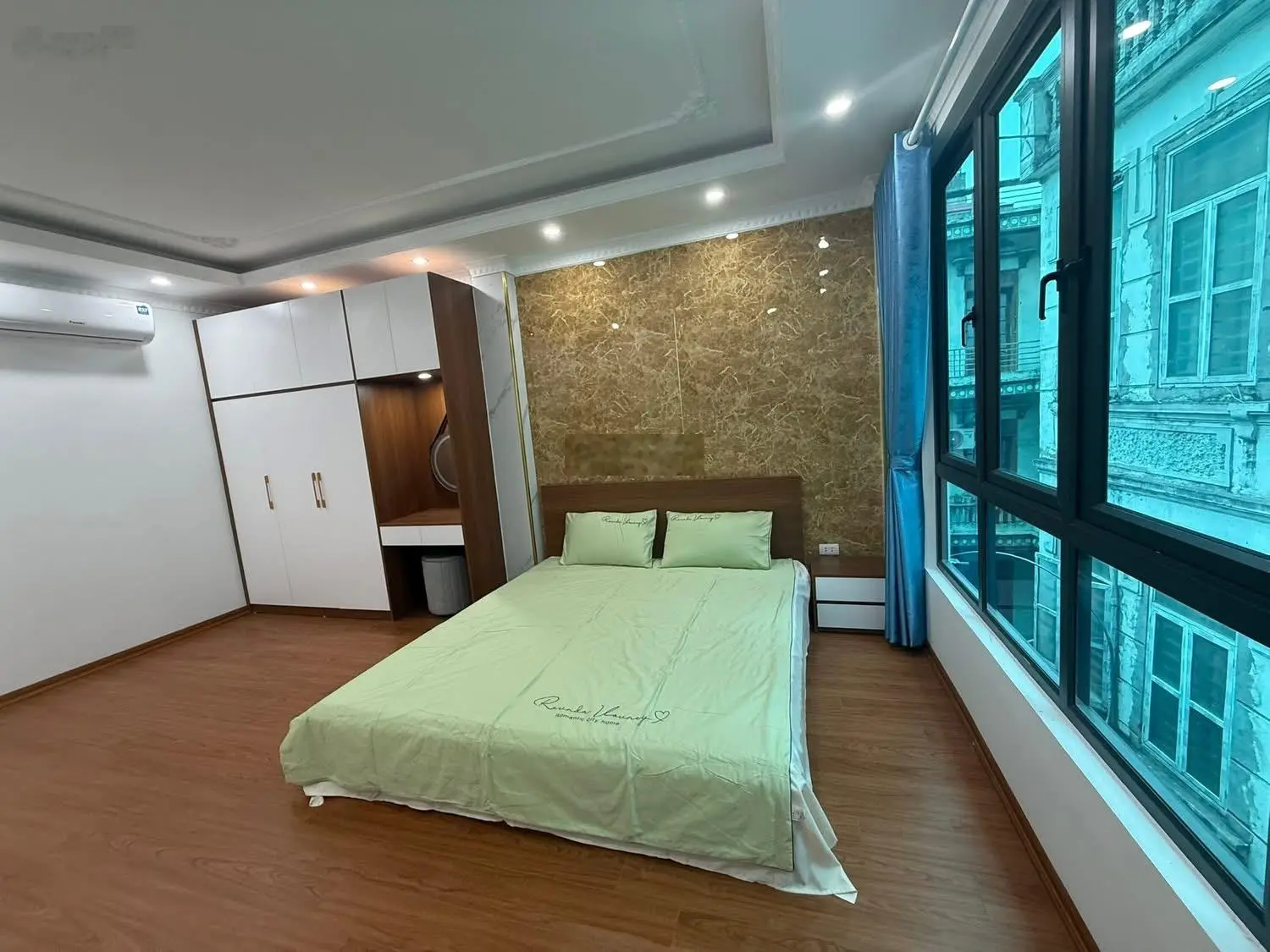 Chính chủ bán nhà ngõ 228 Tam Trinh Hoàng Mai - thang máy full nội thất ở ngay nhỉnh 9tỷ - gần oto
