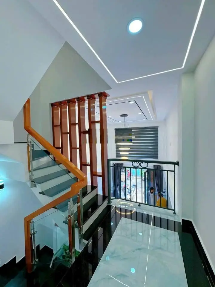 Siêu hot nhà ngộp đ.Nguyễn Thiện Thuật, p.3, Quận 3. Giá 3,05 tỷ, DT 60m2, LH Như 0766372453, HXH
