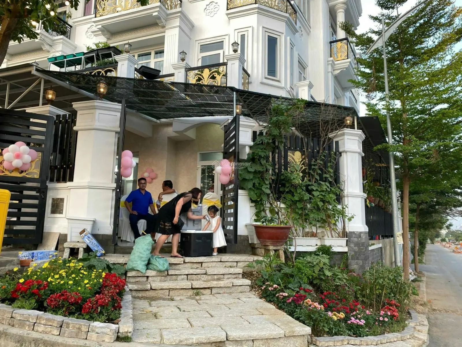 Căn góc 2 MT 2 - 4 đường số 8 ngay khu Cityland, P5, Quận Gò Vấp. DT: 13x19m (208m2). Giá 42 tỷ