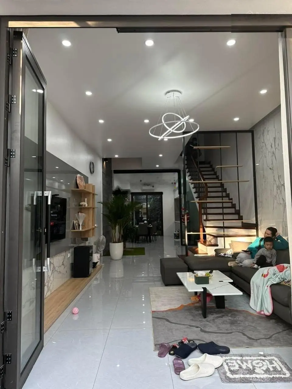 Cần bán gấp nhà Bạch Đằng, P2, Tân Bình. Giá 2,62 tỷ. SHR, pháp lí chuẩn