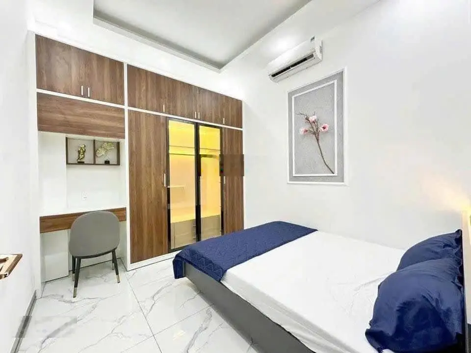 Bán gấp nhà ngay chợ Bình Chánh đang cho thuê 7,5tr/th - DT 80m2 - SHR