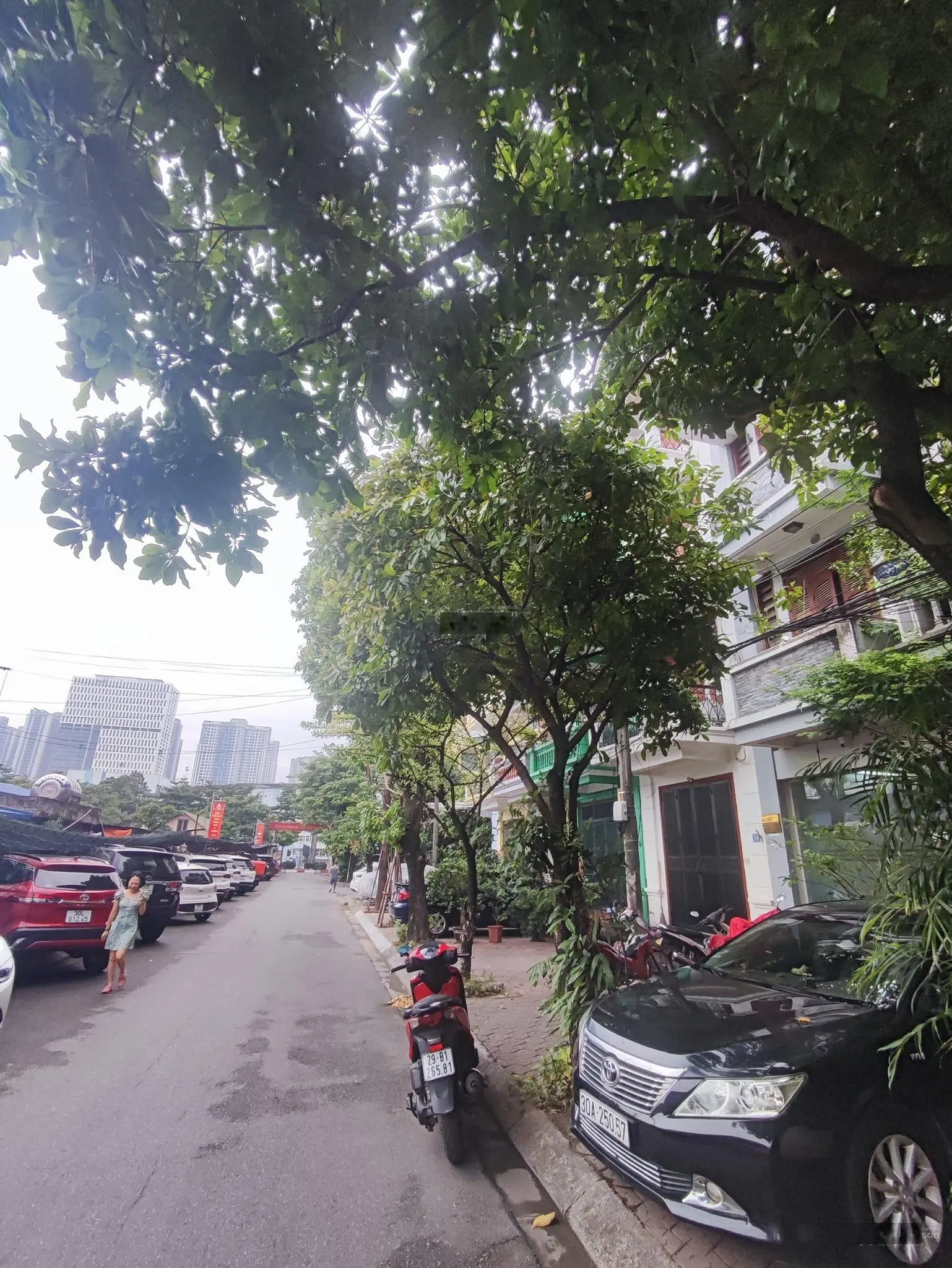 Bán nhà ngõ 241 phố Mai Dịch - vị trí đẹp vỉa hè đá bóng kinh doanh - dt 50m2 giá chào 20.2 tỷ
