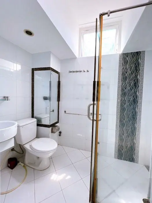Mặt tiền 5 tầng 8 phòng có thang máy, Bến Vân Đồn, Vĩnh Khánh Quận 4