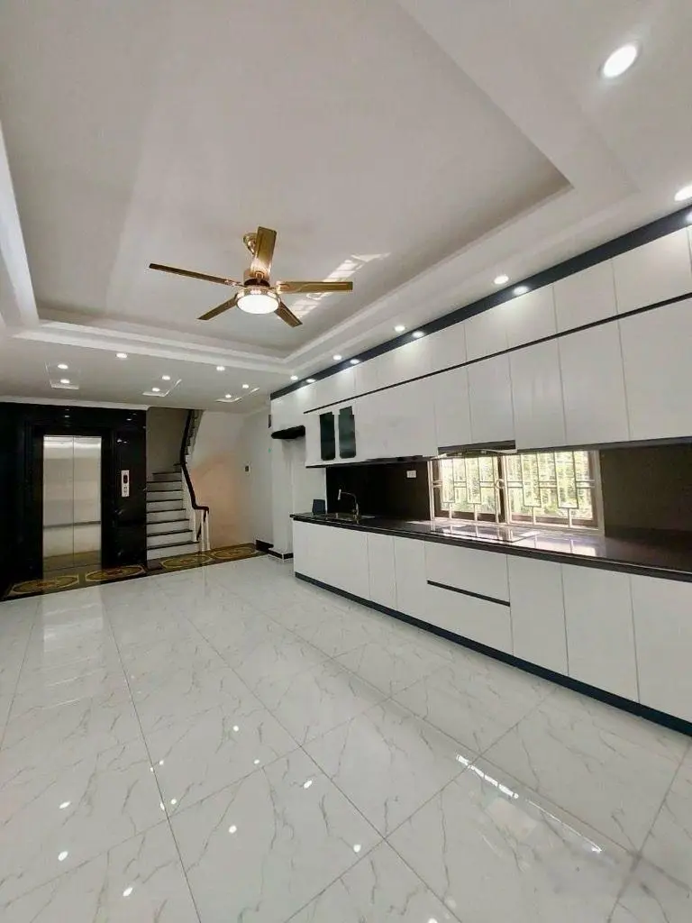 Bán nhà Vũ Xuân Thiều - Long Biên 51m2 x 5 tầng x mt 4m x 8 tỷ 15. Nhà mới - full nội thất, ở sướng