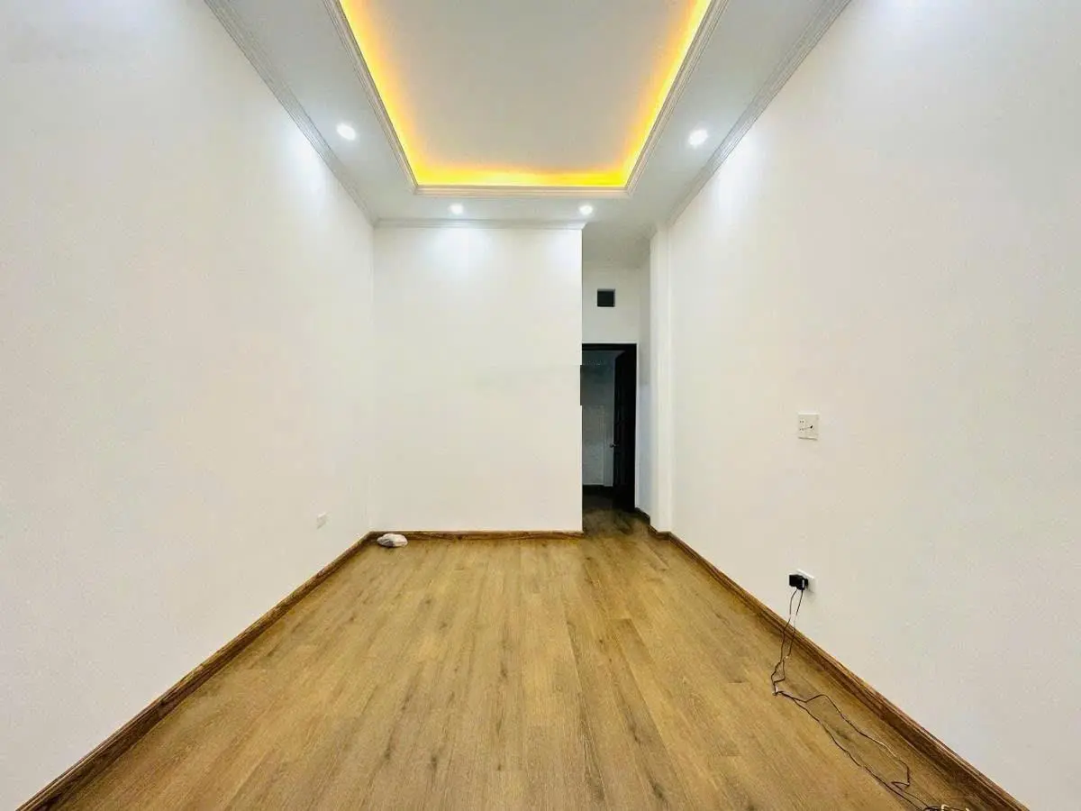 Bán nhà ngõ 296 Lĩnh Nam - ngõ nông - gần phố - 25m2 - 5 tầng - sổ đỏ CC - 4.76 tỷ - 0921476396