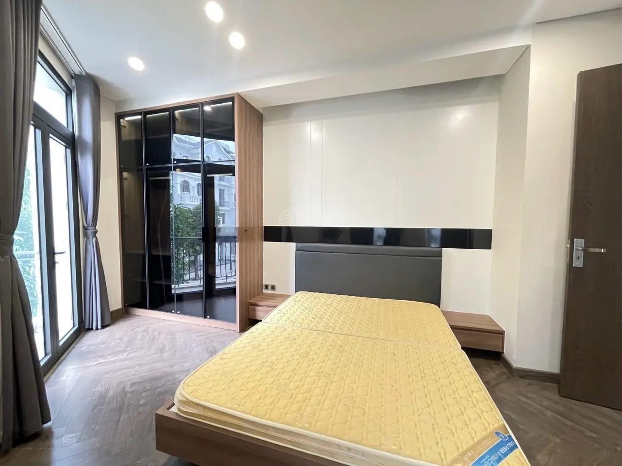 Bán căn góc view vườn hoa khu Sao Biển hoàn thiện full đồ, Vinhomes Ocean Park, 0963 892 ***