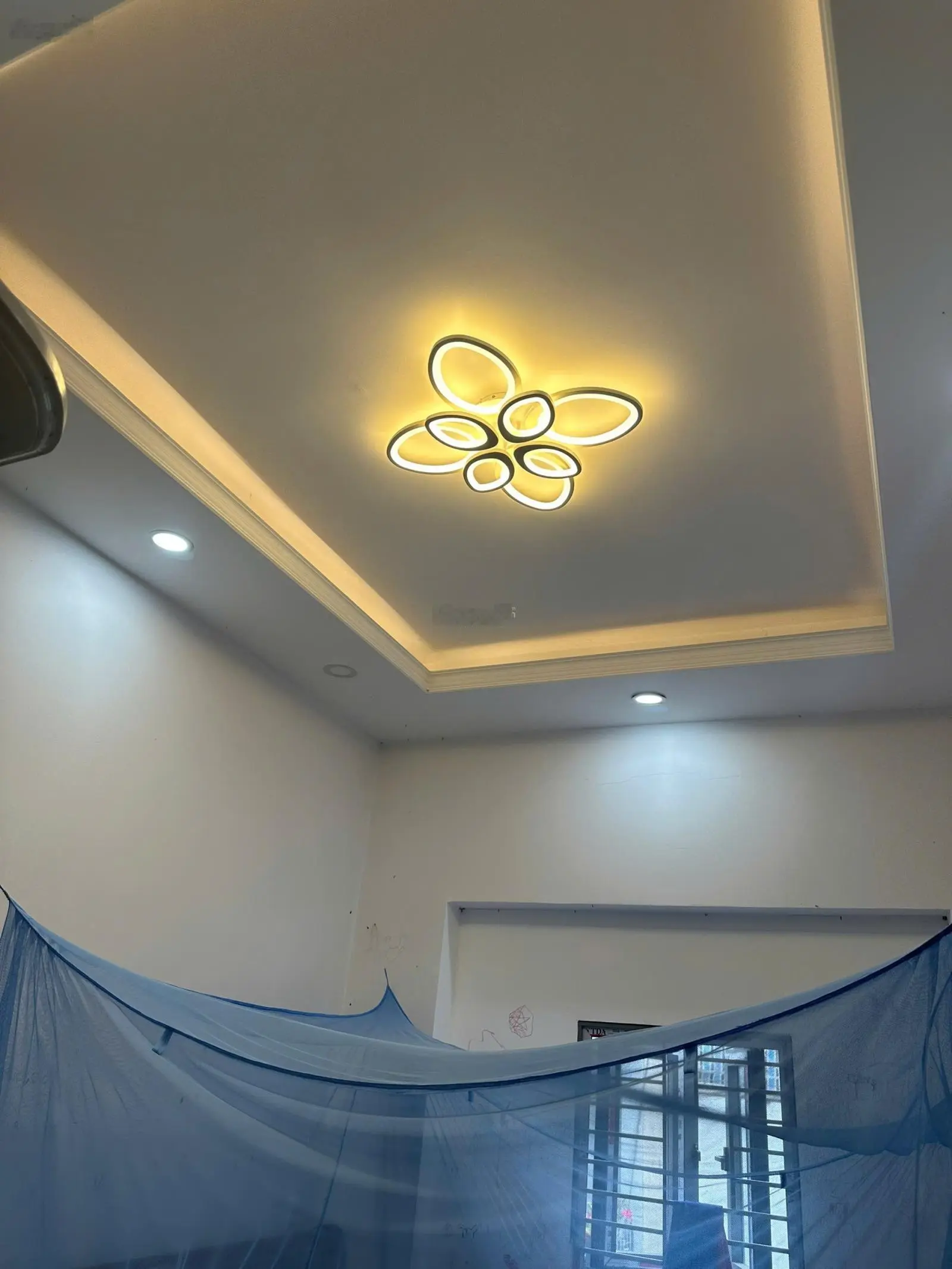 Cần bán nhà chính chủ Nguyễn Tư Giản, hẻm xung kinh doanh nhộn nhịp, nhà mới xây giá rẻ
