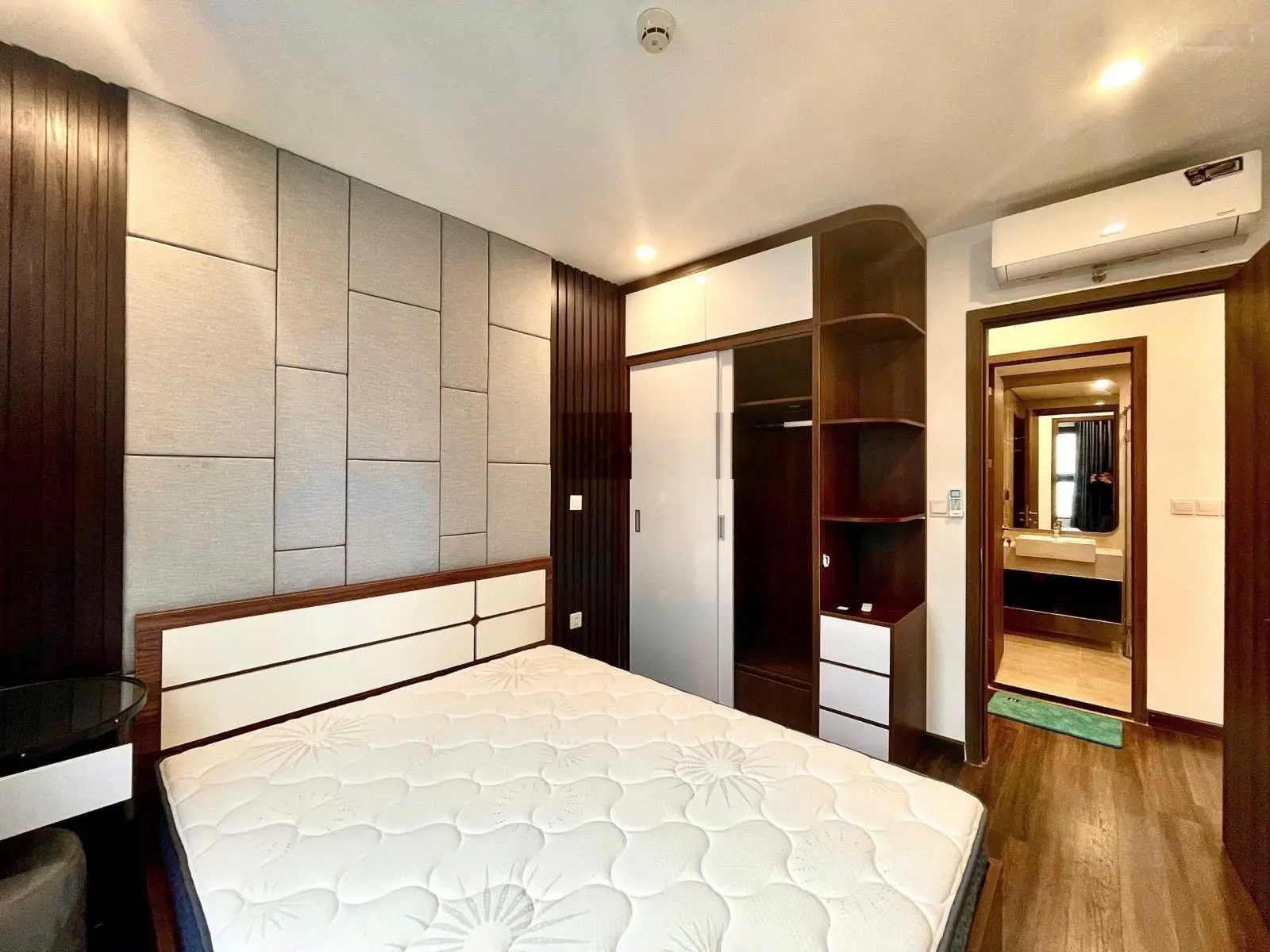 Bán căn chung cư 1,5N, 1WC tại Hoàng Huy Commerce full nội thất giá tốt nhất thị trường