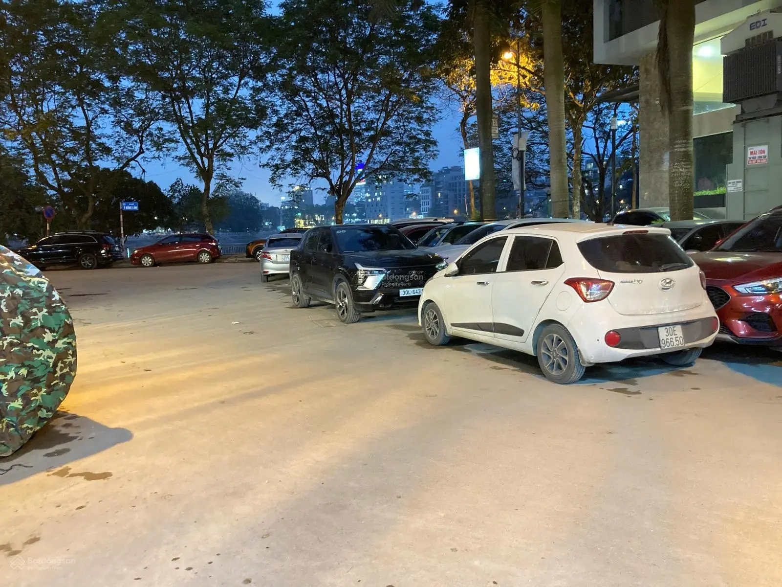 Bán nhà phố Bạch Mai, Hai Bà trưng,Kinh doanh 17m x 3 tầng giá 3.5 tỷ.