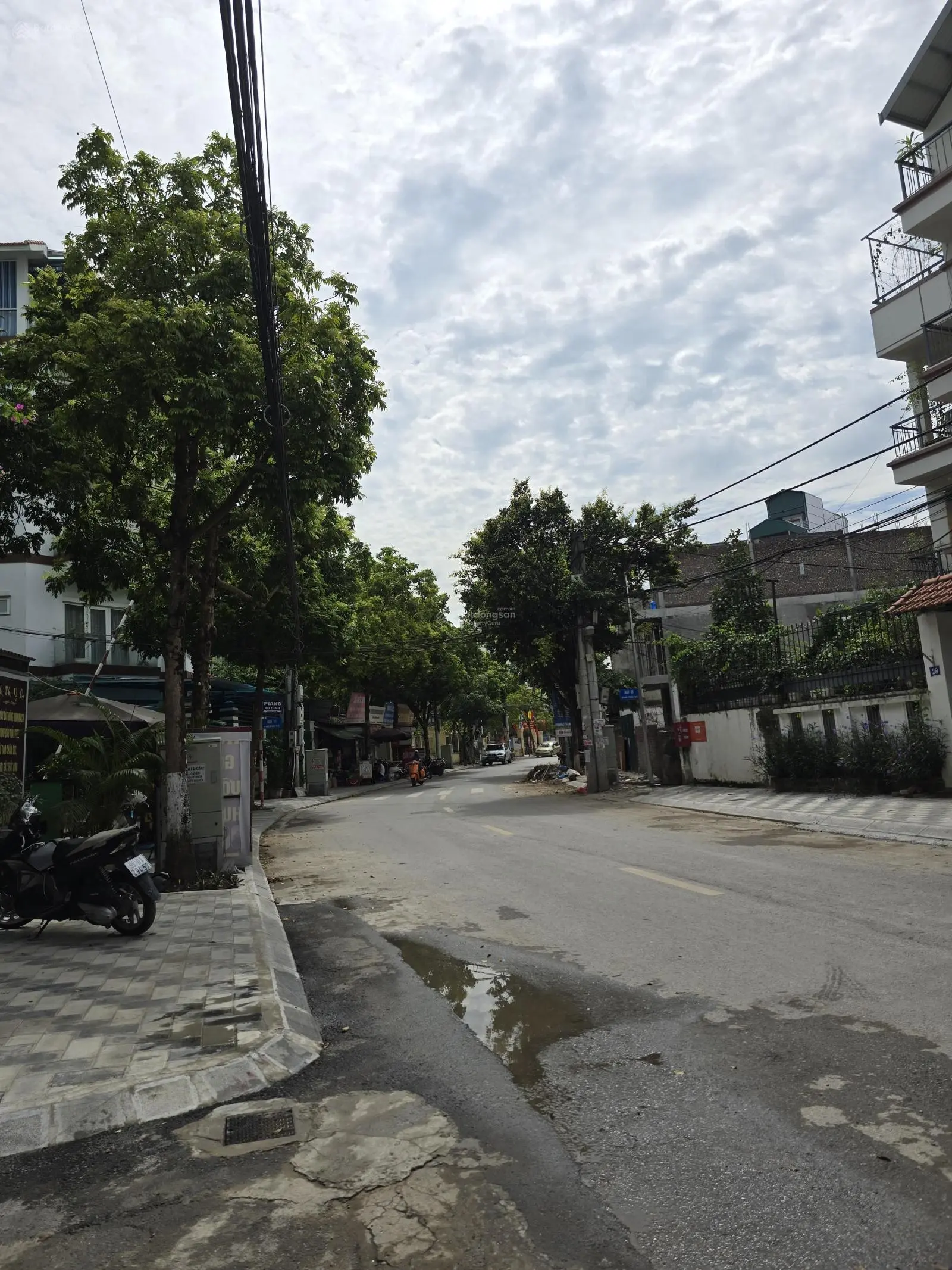 Mặt Phố Phú Xá - Phú Thượng, 90m2 ,Mặt Tiền 11 m , Vỉa Hè , ô tô dừng đỗ , kinh doanh, giá đầu tư.