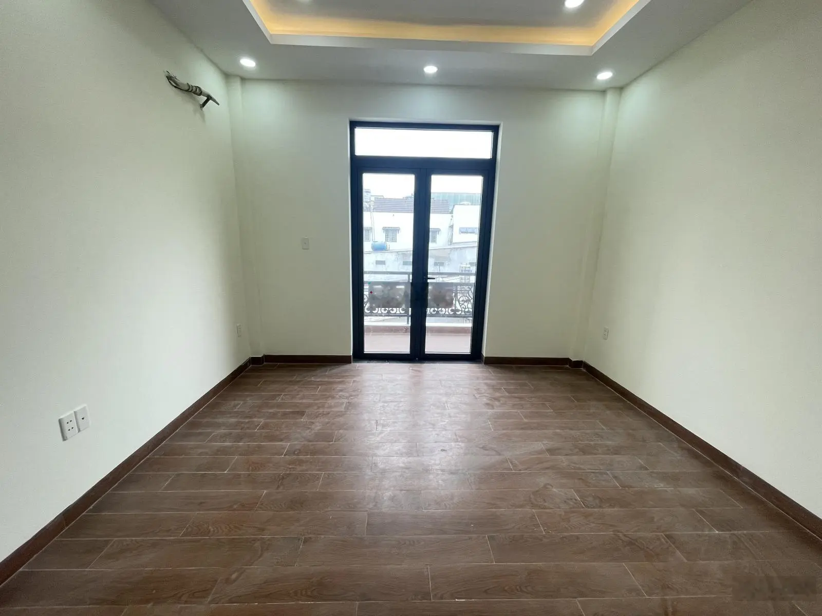 Nhà mới 4 tầng đường ô tô tận nhà ngay Cân Nhơn Hoà, đối diện Vạn Phúc City - Sổ riêng - 0901469357
