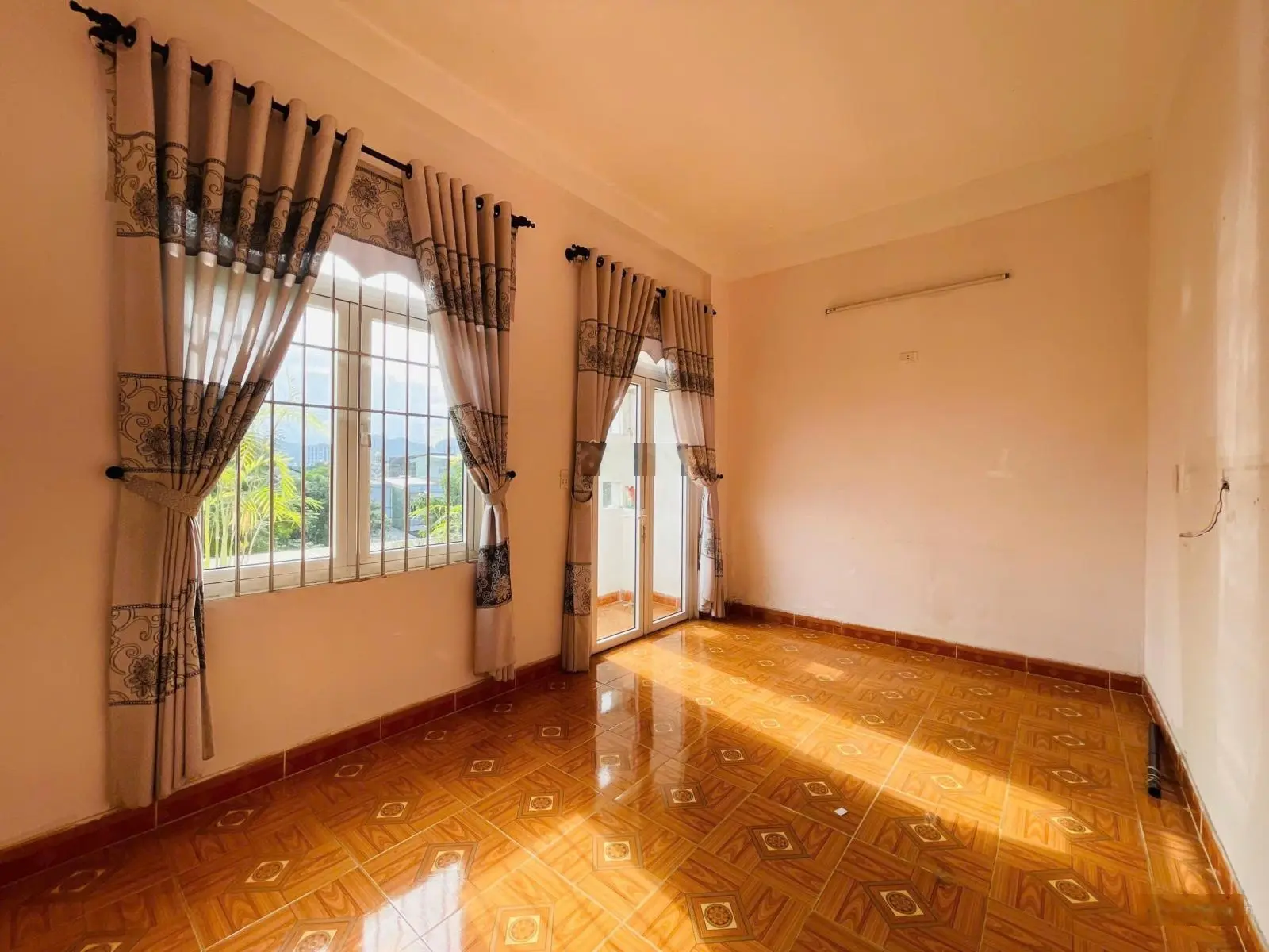 Bán nhà 3 tầng 3 mê đúc, view kênh mặt tiền Chúc Động, Hoà Minh, giá chỉ 4,45 tỷ thương lượng