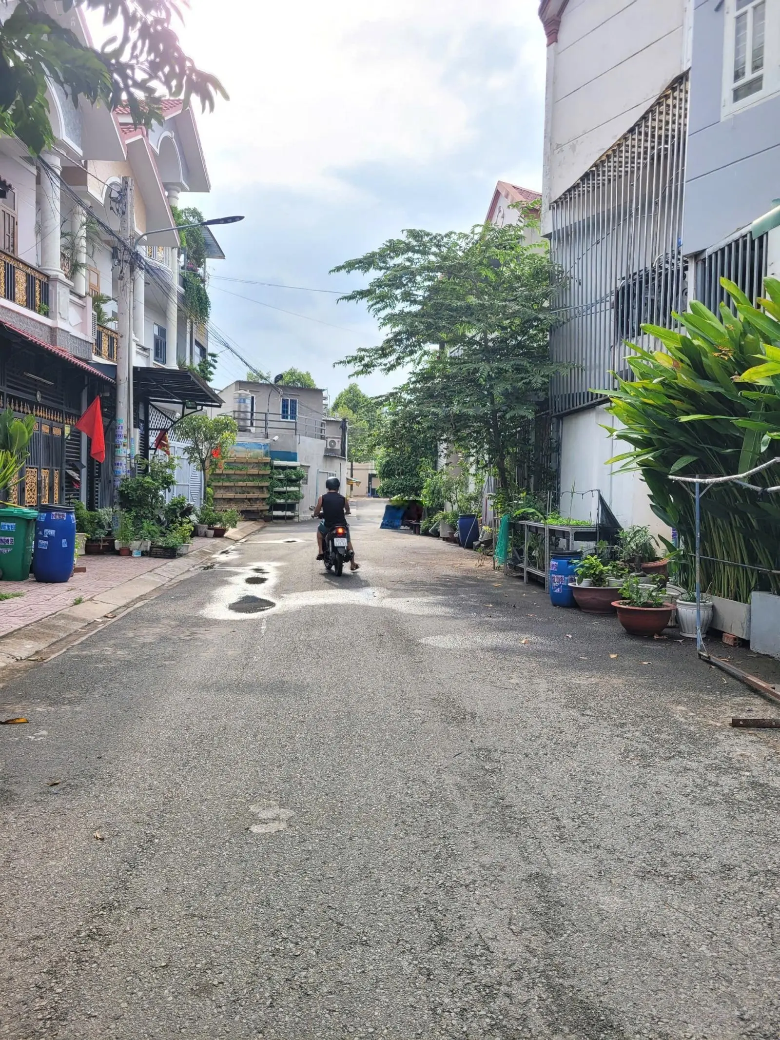 Nhà Cấp 4 Đường Ô Tô, 2 Mặt Tiền Trước Sau, Gần Chợ Dĩ An 1, Quá Rẻ