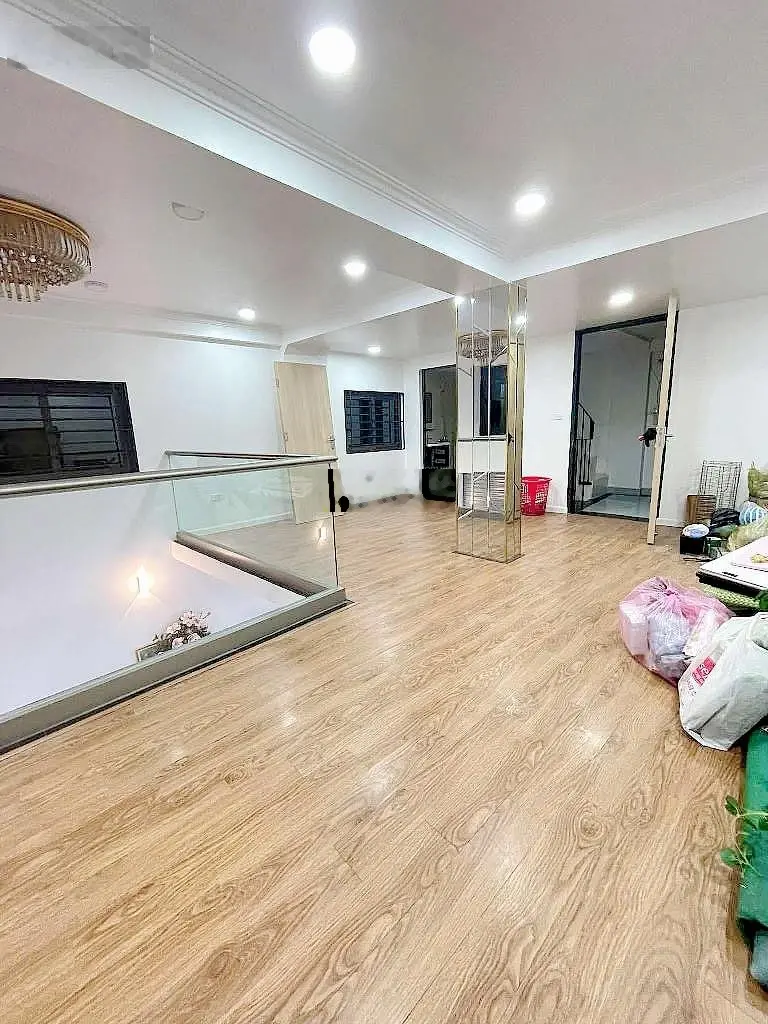 Ngay Cầu Diễn, 85m2, 3 tầng, MT 6,2m, ngõ nông, ba gác đỗ cửa. 8,X tỷ. 0985 387 ***