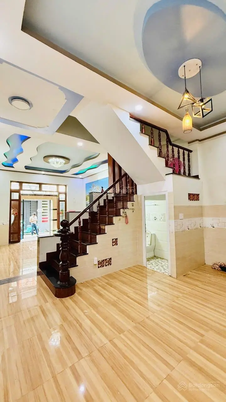 Nhà 1 trệt + 1 lầu, gần chợ Dĩ An 1, cách đường Lý Thường Kiệt vài bước chân