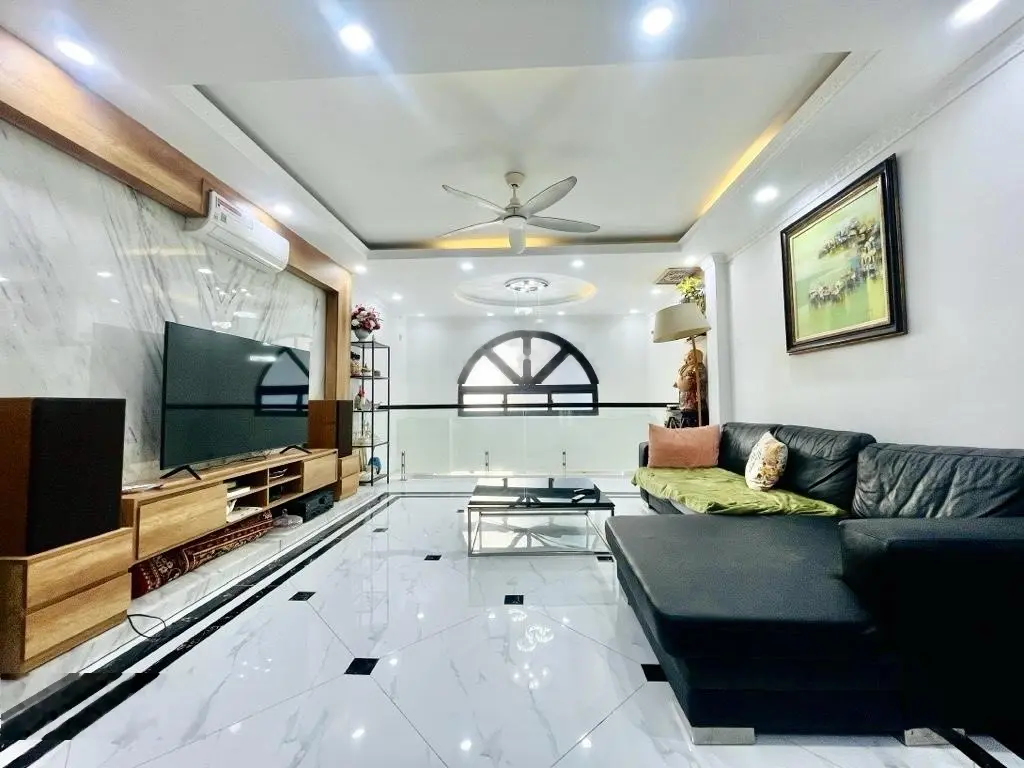 Bán nhà Cổ Linh 50m2 - 5 tầng - MT 4.5m - 7.9 tỷ - full nội thất - ngõ thông - trung tâm tiện ích