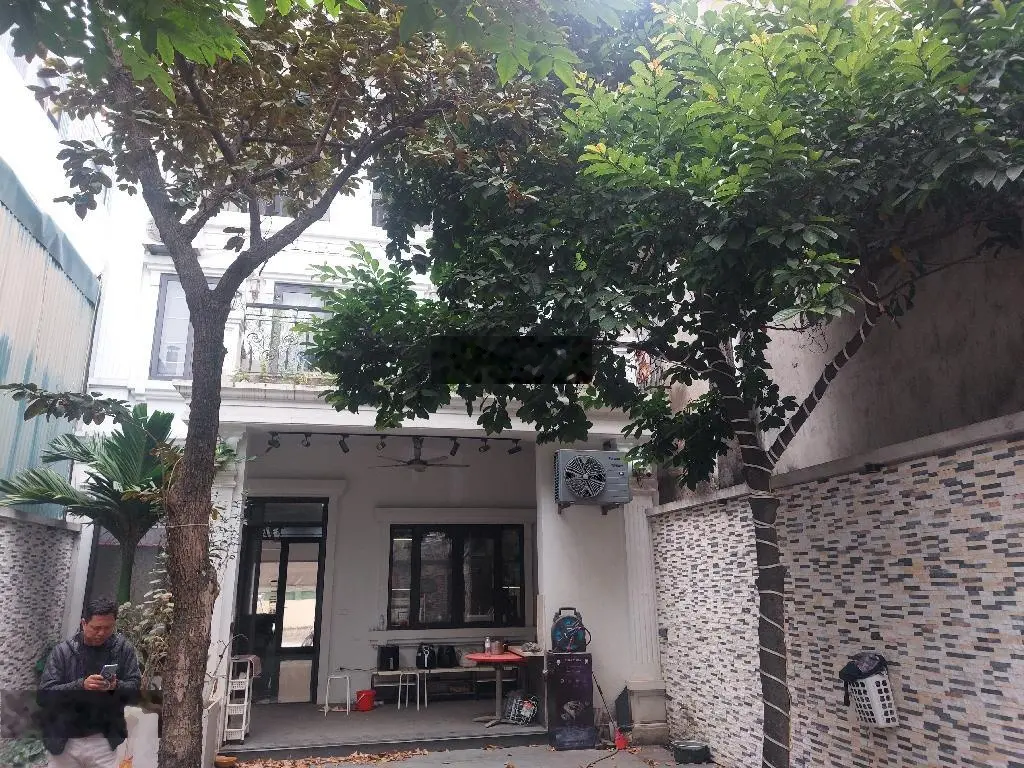 Biệt thự 230m2 3 tầng kiên cố ô tô tránh đỗ nội thất gỗ cao cấp nghỉ dưỡng đỉnh Bát Khối Gia Lâm