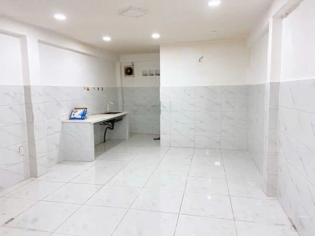 Nhà đẹp cạnh Vạn Phúc City QL13 tiềm năng phát triển vị trí đẹp giá rẻ gấp bán