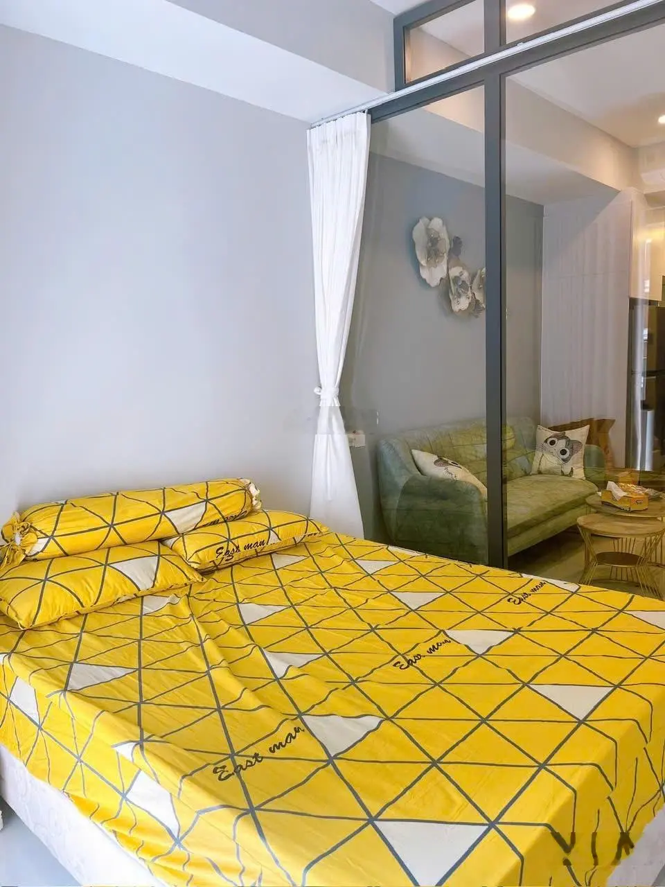 Bán gấp căn hộ 30m2 dự án Soho Residence, Phường Cô Giang, Quận 1. LH 0909 239 ***