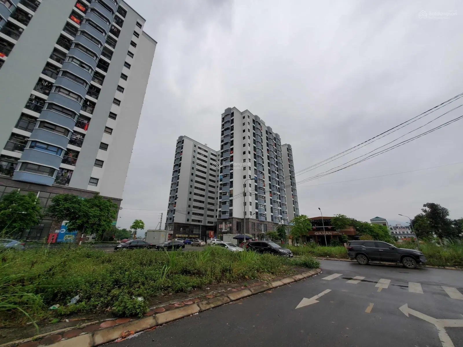 Bán đất phân lô 3 mặt tiền KĐT Bắc Trần Hưng Đạo, TP BH. 261m2, mặt tiền 20m, chân 3 tòa chung cư