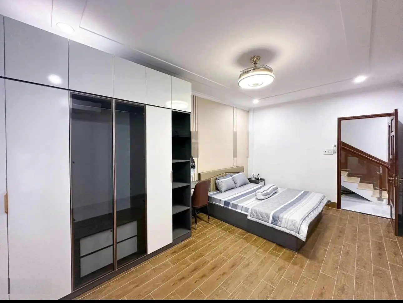 Bán Nhà 1 trệt 2 lầu giá 1tỷ200tr tân kiên bình chánh tphcm, sổ hồng riêng
