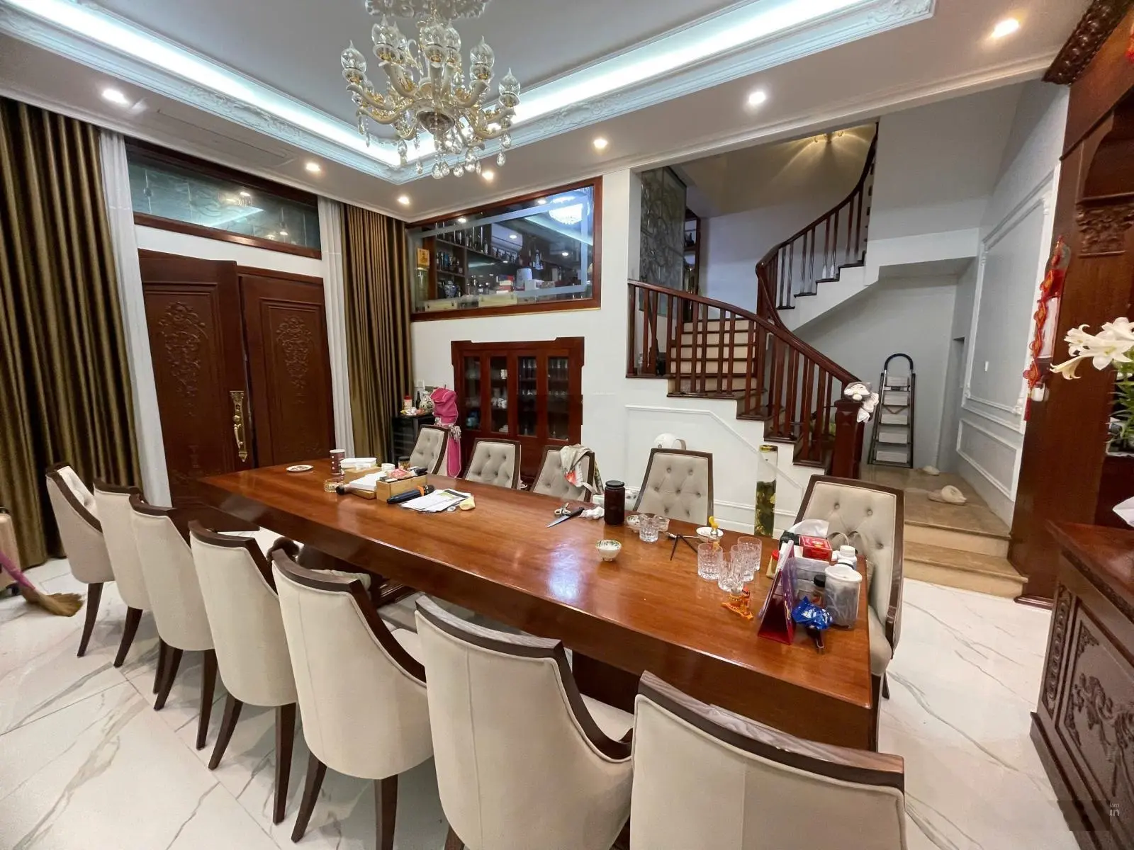 Biệt Thự Có Hầm Full Khu Cán Bộ Lão Thành CM - Trần Kim Xuyến 240m2 Mt 15m Nhà Đẹp Ở Ngay