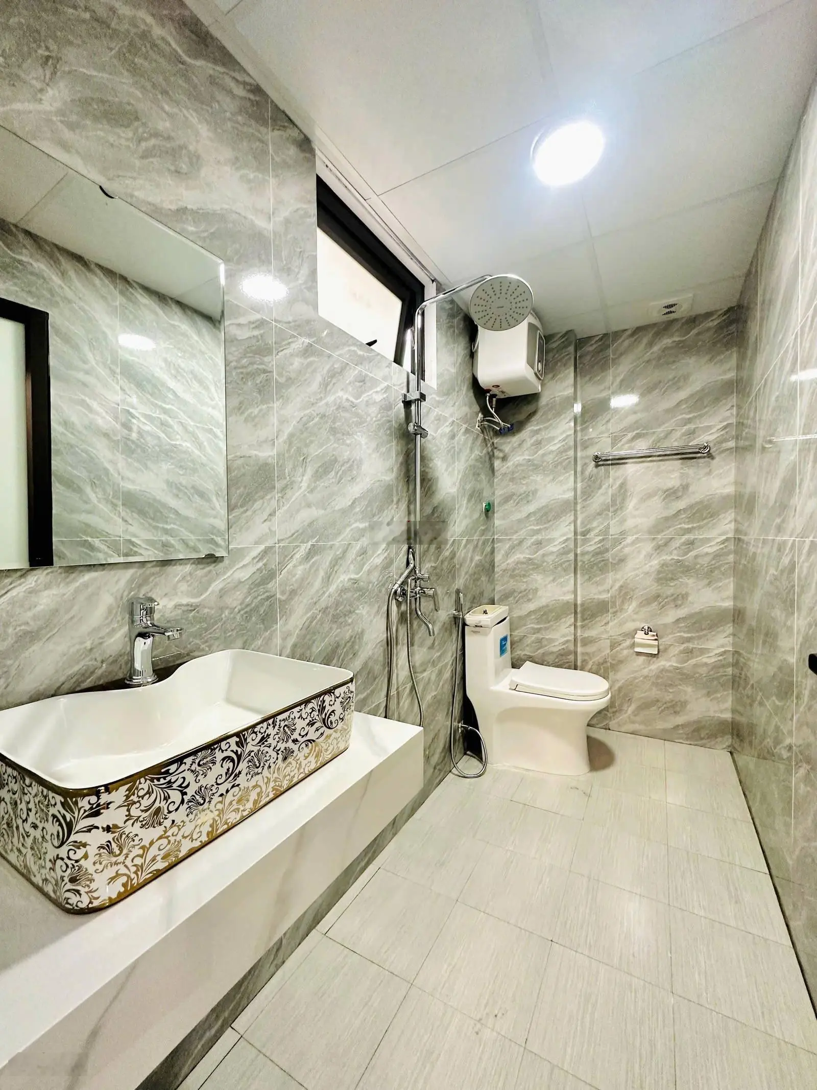 Nhà bán xây mới hiếm Định Công Hoàng Mai 32m2 5T MT 5m gần trường chợ giá rẻ sổ đỏ riêng chỉ 5.5tỷ