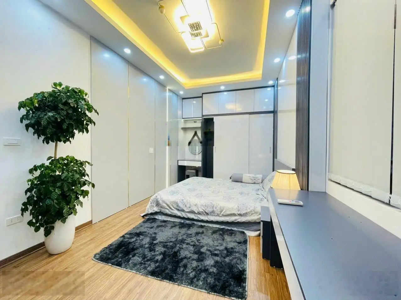 Bán nhà xây mới 5 tầng chỉ hơn 4 tỷ Phú Diễn