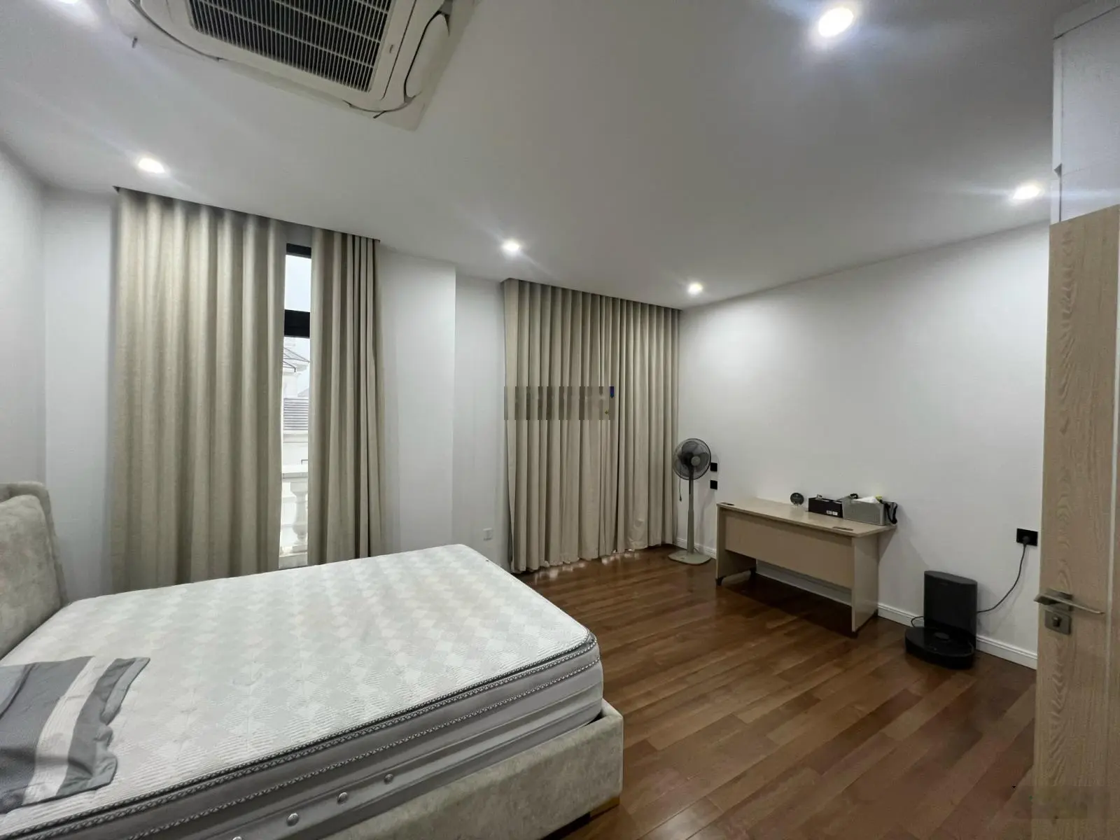 Bán liền kề Ngọc Trai 8 full đồ có thang máy 17.5 tỷ Vinhomes Ocean Park, 0963 892 ***