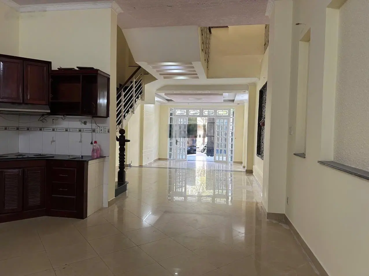 Chính chủ gửi bán căn nhà 3 lầu đường đôi 20m khu dự án mười mẫu p.b.tr. Đông Q2. Tp thủ Đức.