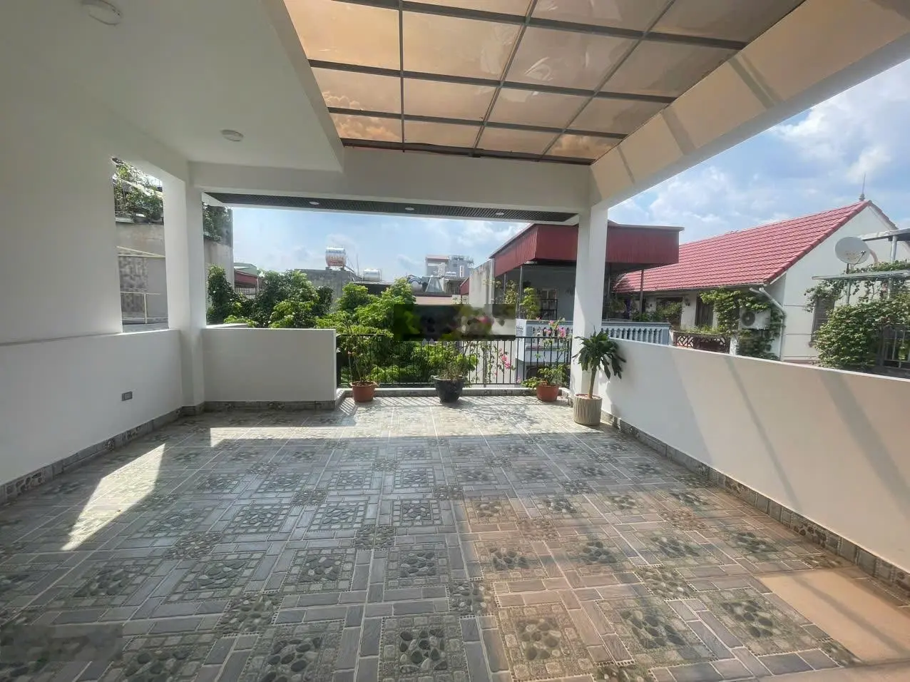 Bán nhà tái định cư Ngọc Thụy 80m2 x 4,5Tx 5,33m MT, thang máy 450kg, ngõ thông 2 ô tô để trong nhà