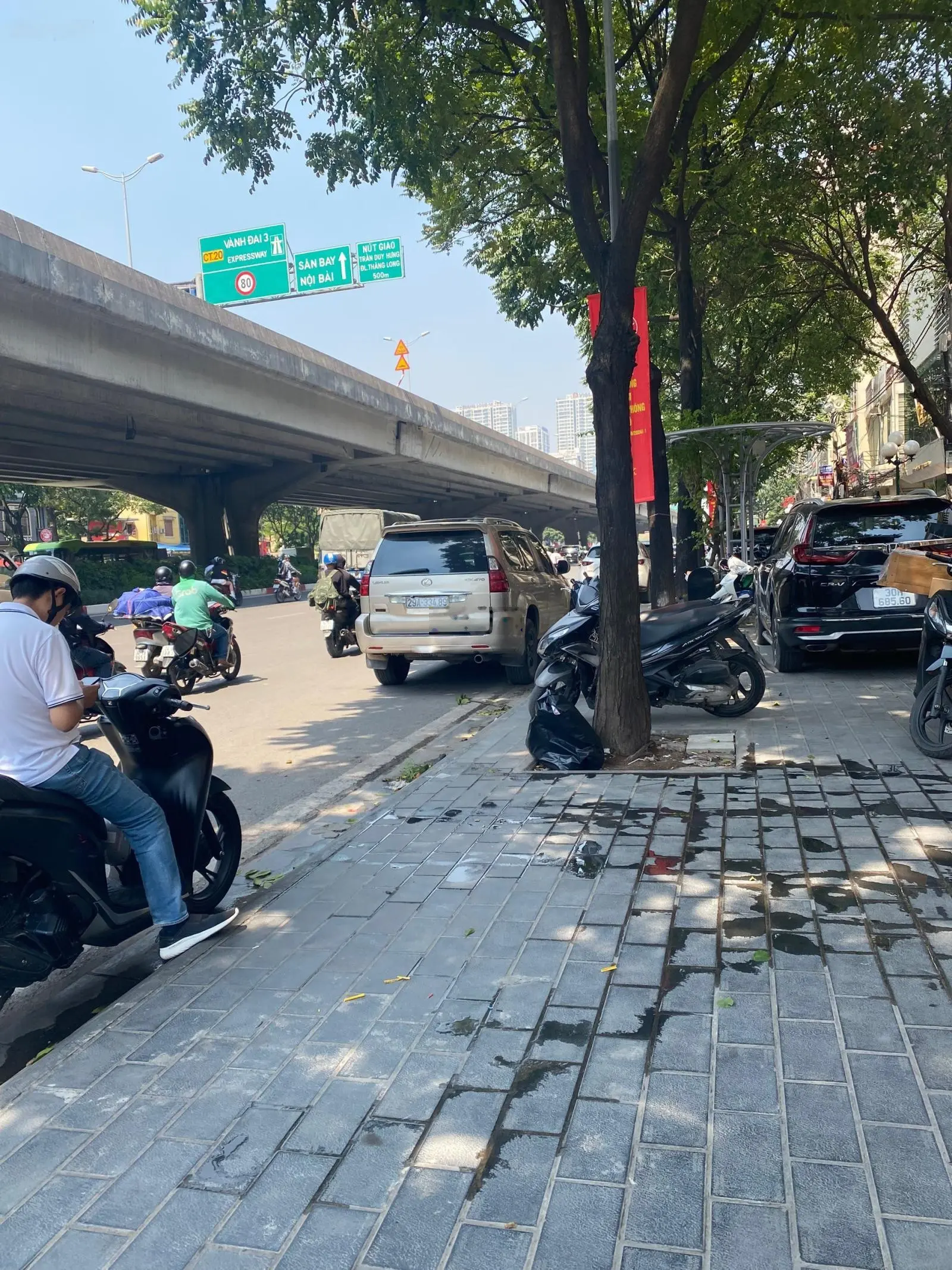 Chính chủ bán nhà mặt phố Khuất Duy Tiến XD 8T full nội thất cho thuê 110tr/tháng LH 0969 524 ***