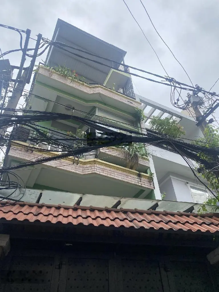 Mặt tiền kinh doanh đang mở công ty