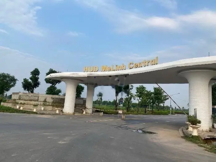 BÁN MẢNH ĐẤT 200m2 - TUYỆT ĐẸP LẠI HIẾM CÁCH HUD MÊ LINH 50M