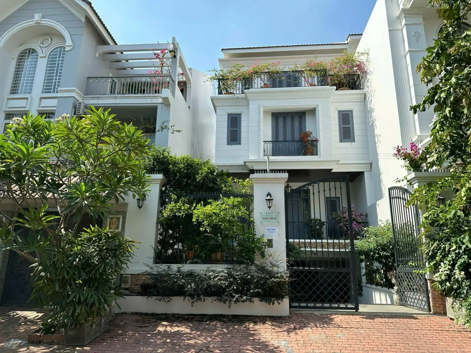 Biệt thự 8x24m 192m2 nhà mới giá 24 tỷ khu Nam Long Trần Trọng Cung