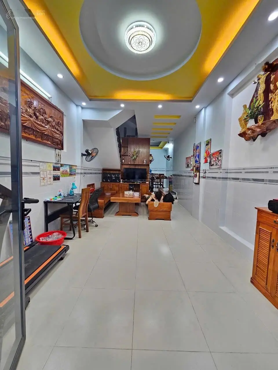 Bán gấp căn nhà ngay chợ Bình Chánh 5x20 đang cho thuê bán cửa hàng điện nước 20tr/tháng giá 1tỷ125