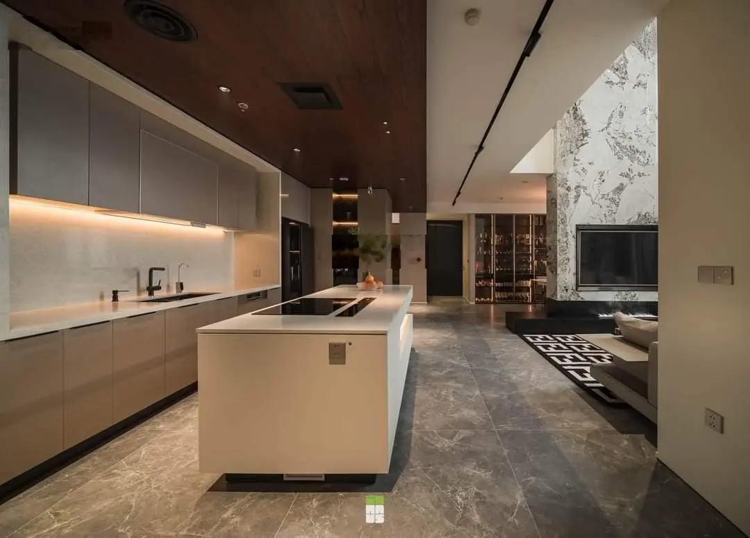 Cắt lỗ bán gấp căn Penthouse SkyLake, Phạm Hùng, 4 ngủ, 200 m2, tặng full nội thất, giá 18 tỷ