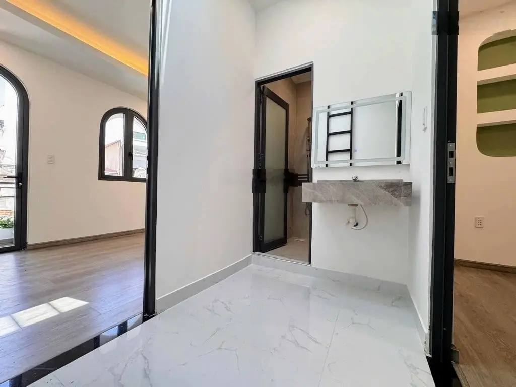 Gấp! bán nhà riêng 32m2 chỉ 3 tỷ tại đường d5, bình thạnh, 2pn, 2pt, có shr