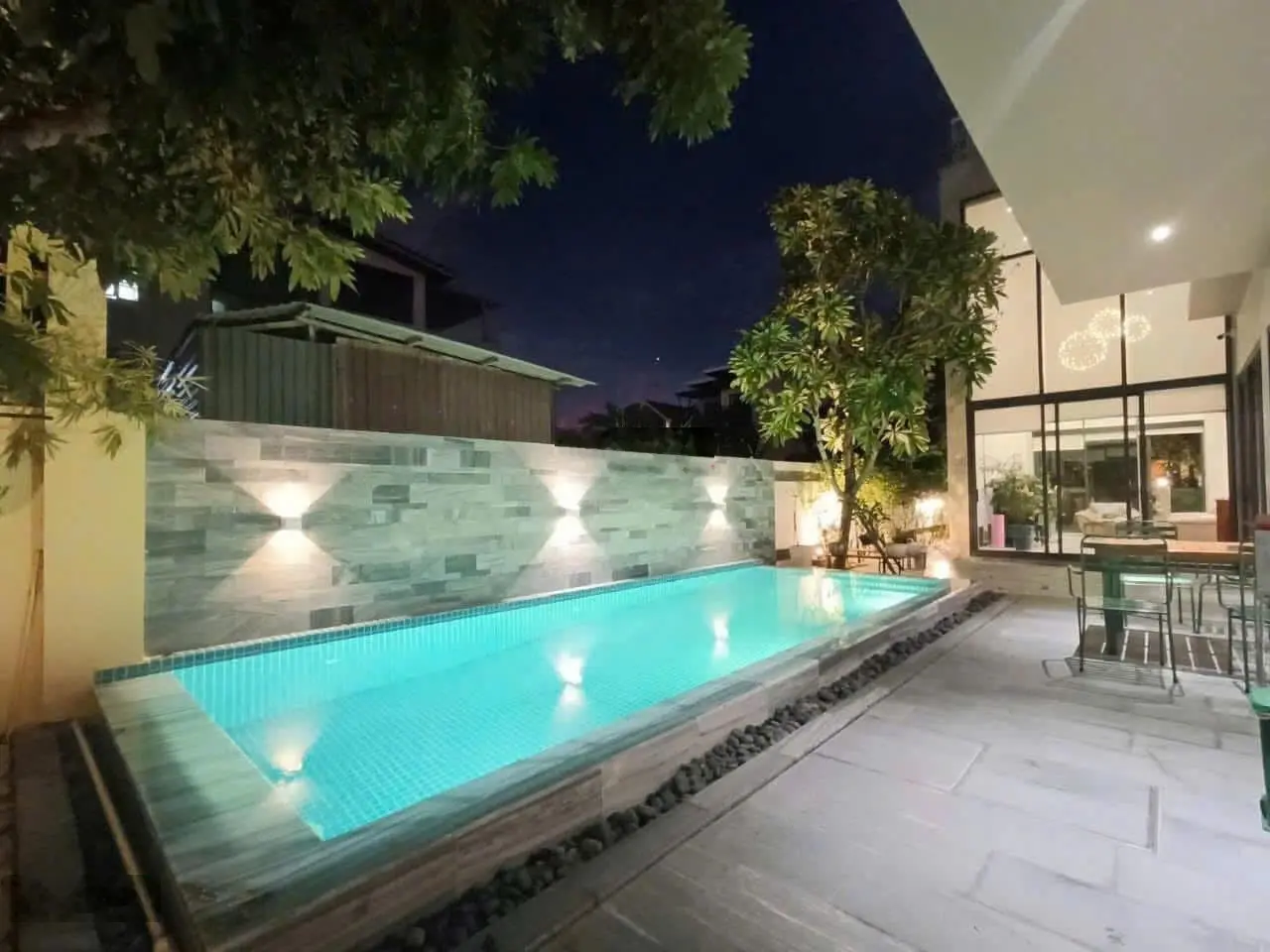 Chính chủ bán lỗ biệt thự có hồ bơi khu Euro Village 1 - Làng biệt thự Châu Âu ven sông Hàn Đà Nẵng