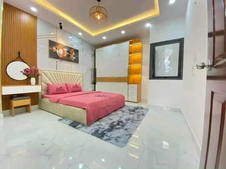 Cần bán gấp nhà Võ Văn Tần, P. 5, Q. 3, DT: 53,76m2, Giá: 3,890 tỷ (đang có người thuê 20 triệu/th)