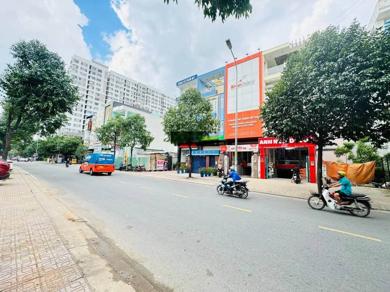 Duy Nhất 1Lô Mặt Tiền KD Sầm Uất XD 1 Hầm 4 Lầu,Vỉa Hè Rộng Rãi đườg Đào Trinh Nhất.Dt 120m2 (5x24)