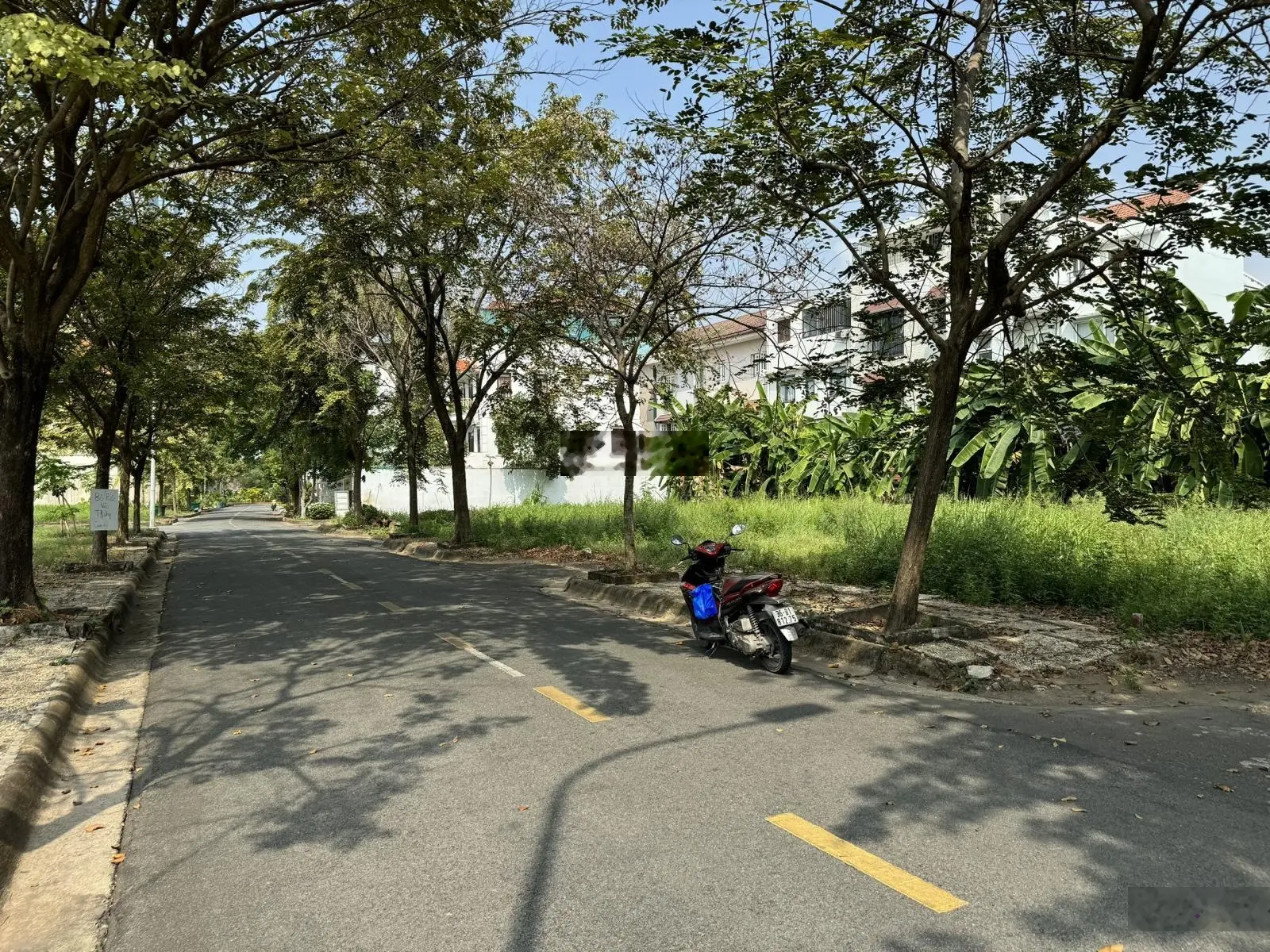 Bán đất biệt thự bờ sông khu 220 Trần Não, DT 15X20 (300m2) giá 67 tỷ