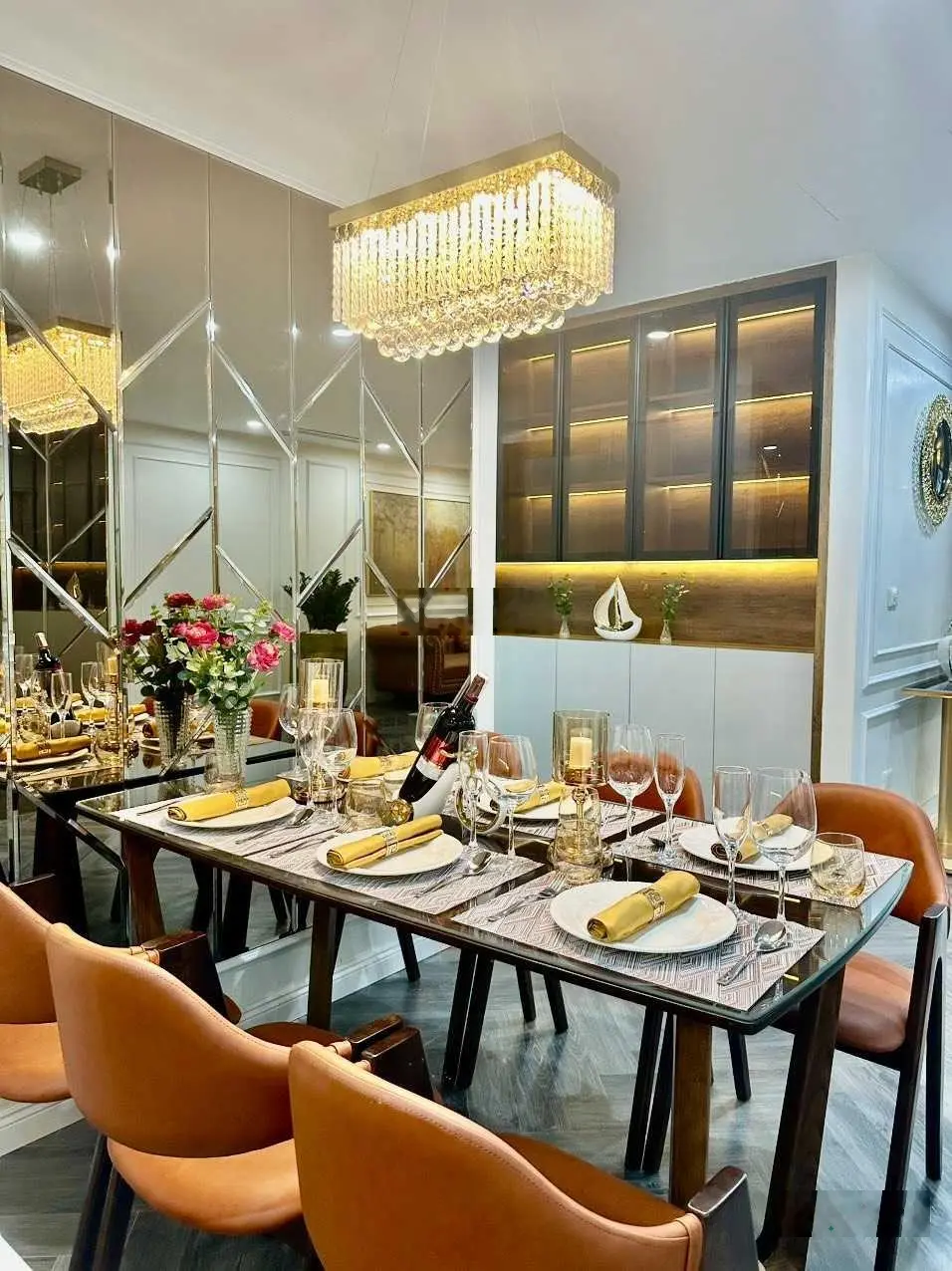 Chính chủ bán căn 3 phòng ngủ 122m2 tại Diamond Flower Tower full đồ, ban công Đông Nam sổ đỏ