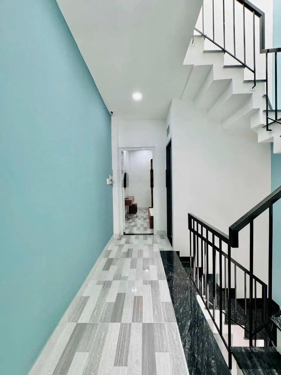 Kinh doanh thua lỗ bán gấp nhà ở Nhiêu Tứ, P6, Phú Nhuận. DT 28,2m2. Sổ hồng riêng