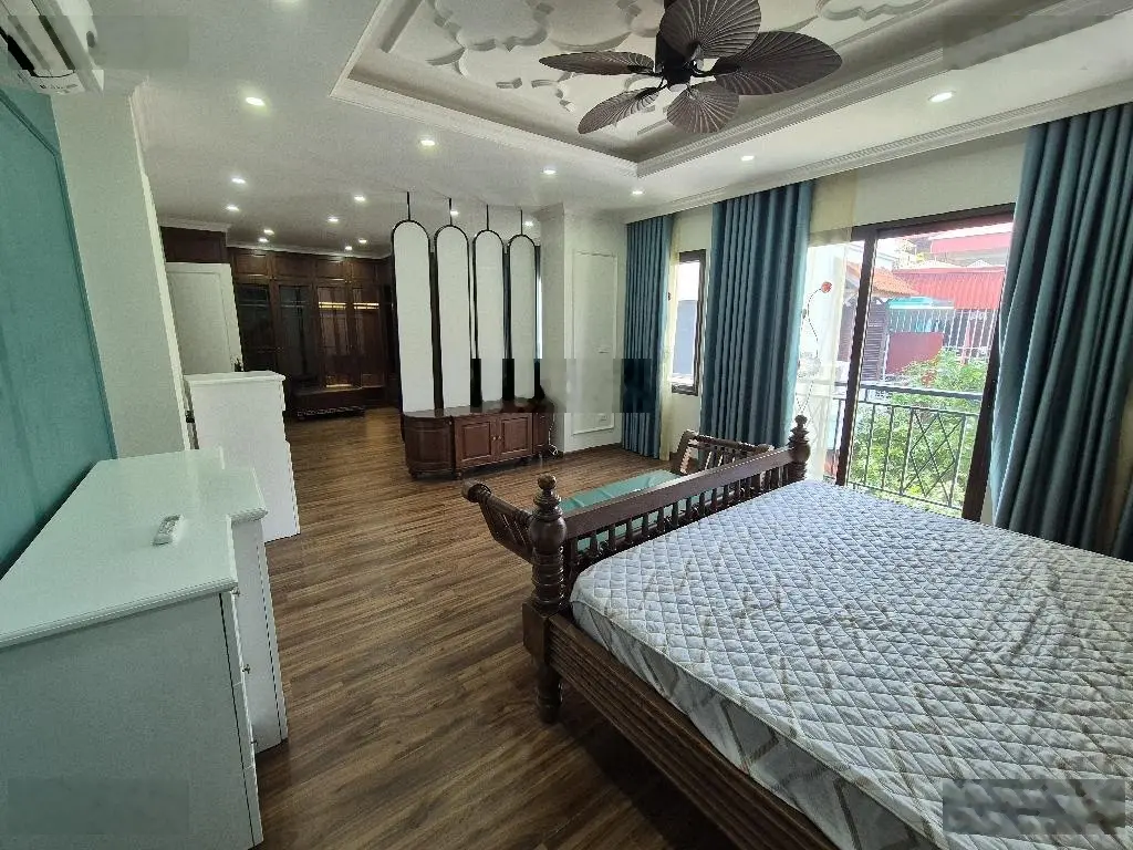 Cổ linh aeon long biên 80m2 5 tầng thang máy lô góc oto thông kinh doanh tốt