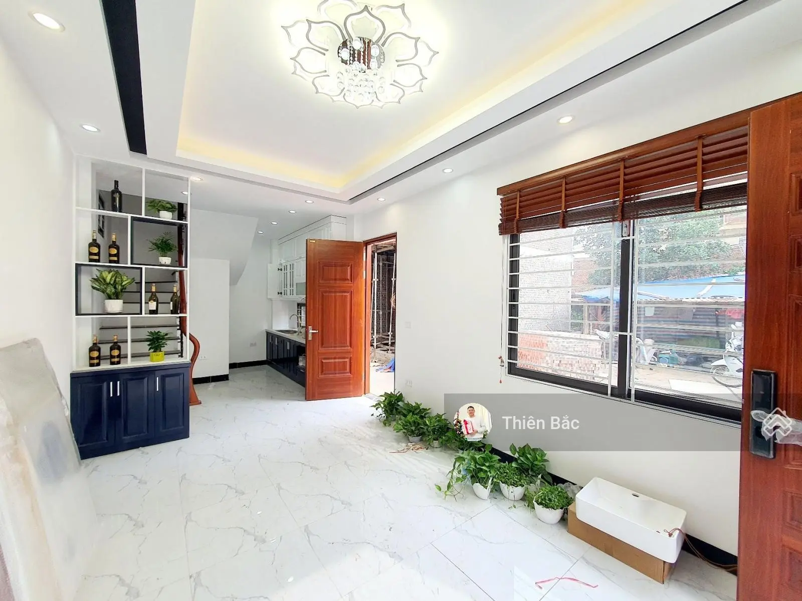 Chủ nhà cần trả nợ 3 tỷ ngân hàng! Bán nhà Vân Canh, góc 2 thoáng, đường thông, ô tô qua lại