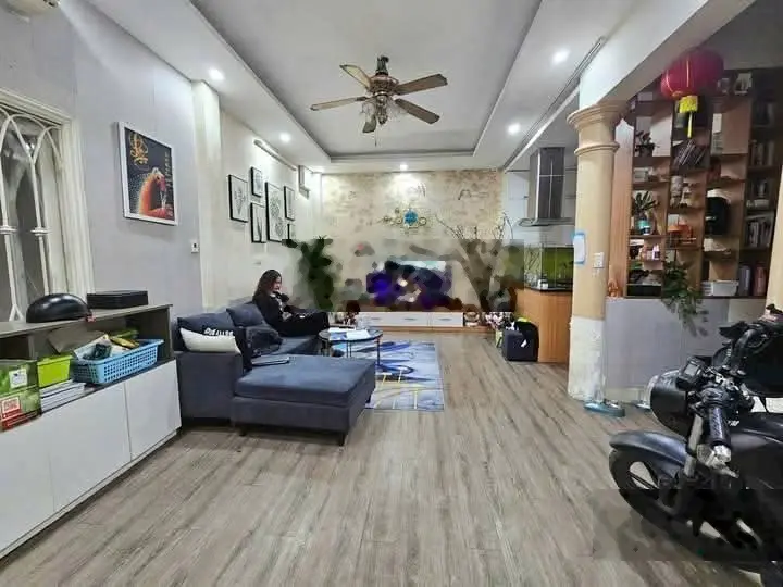 Nhà Đẹp Gần Đường Ô Tô Thái Thịnh, Đống Đa 39/46m, 4 tầng, mt 5.8m, giá 13.2 tỷ.